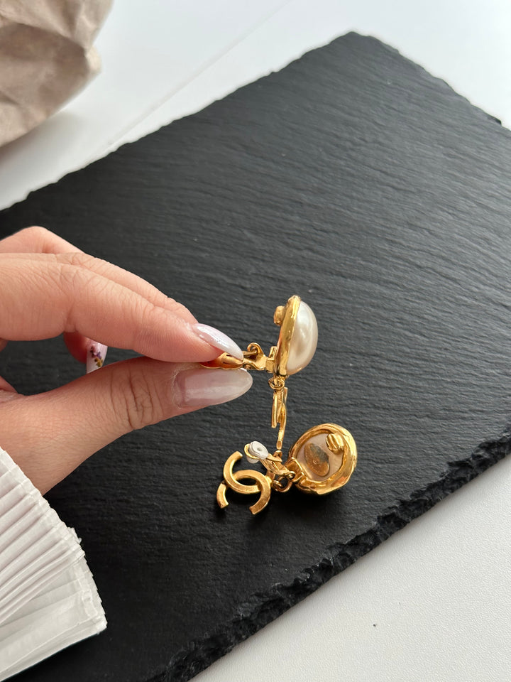 Chanel Large Pearl CC Clip-On Earrings ✨｜Convertible Vintage Treasure