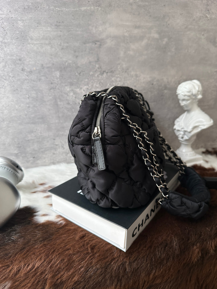 Chanel Puffy Nylon Hobo Bag 🤍🖤｜Puffy Quilted Design｜Lightweight Feel｜Easy-Care Nylon