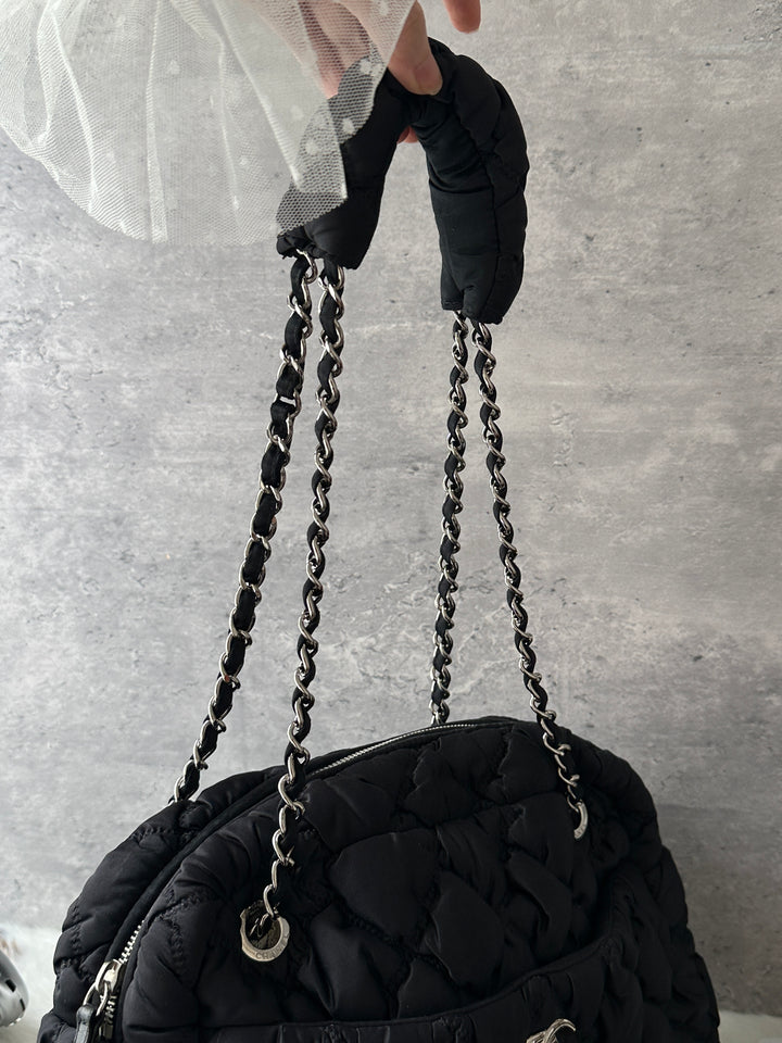 Chanel Puffy Nylon Hobo Bag 🤍🖤｜Puffy Quilted Design｜Lightweight Feel｜Easy-Care Nylon