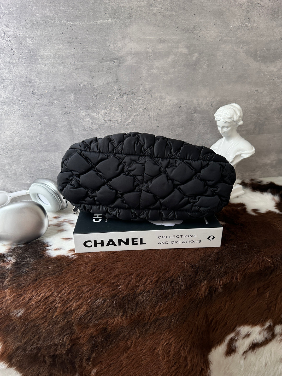 Chanel Puffy Nylon Hobo Bag 🤍🖤｜Puffy Quilted Design｜Lightweight Feel｜Easy-Care Nylon
