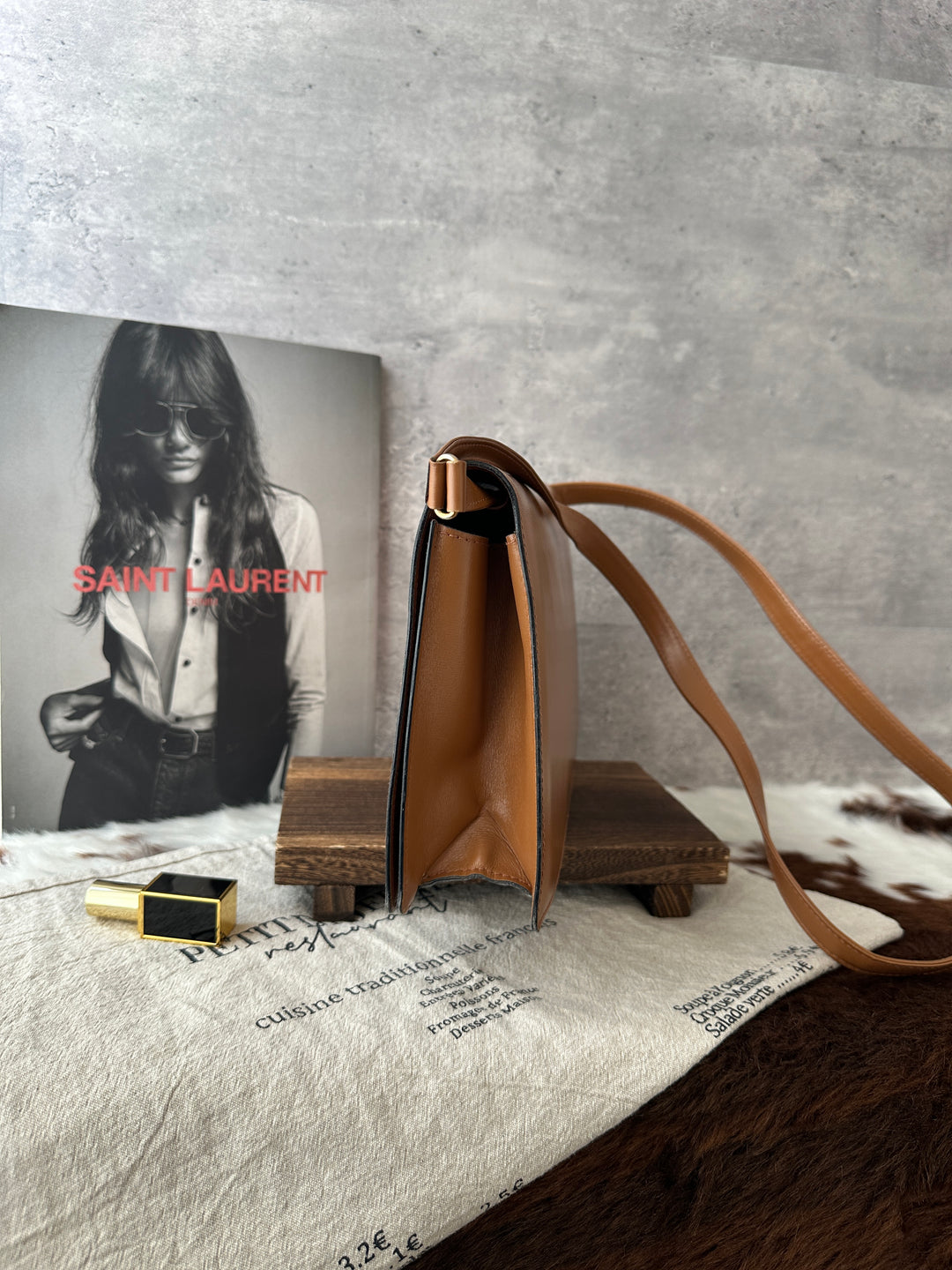 GUCCI Vintage Crossbody Bag 🤎🤍｜Minimal Design × Gold Turn-Lock × Timeless Brown