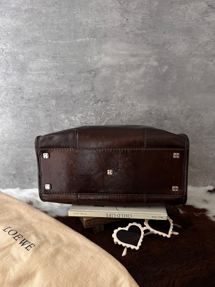 Loewe Small Amazona Bag 🖤❤️｜Glossy Patent Finish｜Iconic Anagram Detail｜Compact Collectible