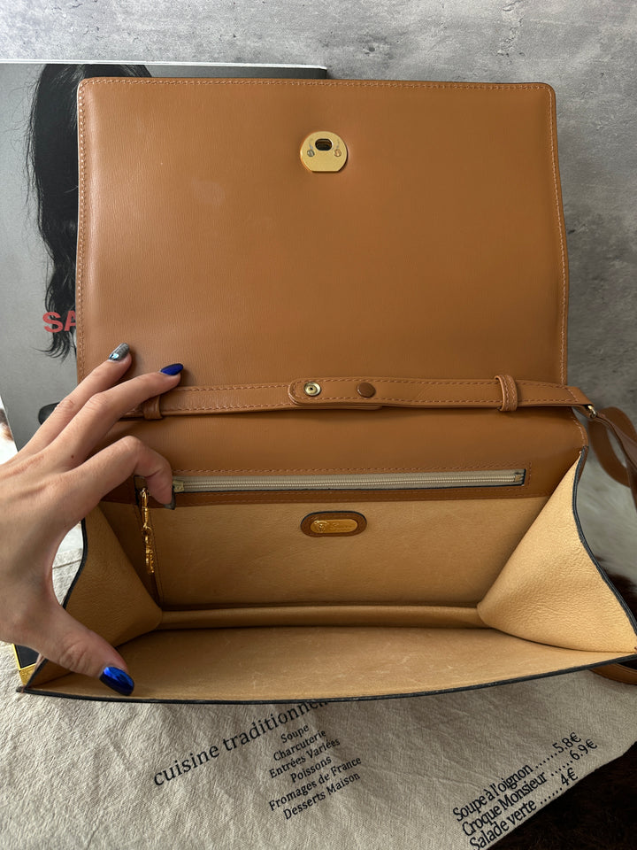 GUCCI Vintage Crossbody Bag 🤎🤍｜Minimal Design × Gold Turn-Lock × Timeless Brown