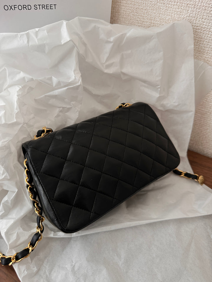 Chanel Quilted “Bean Bag” All-Leather Edition 🖤✨ Rare Find