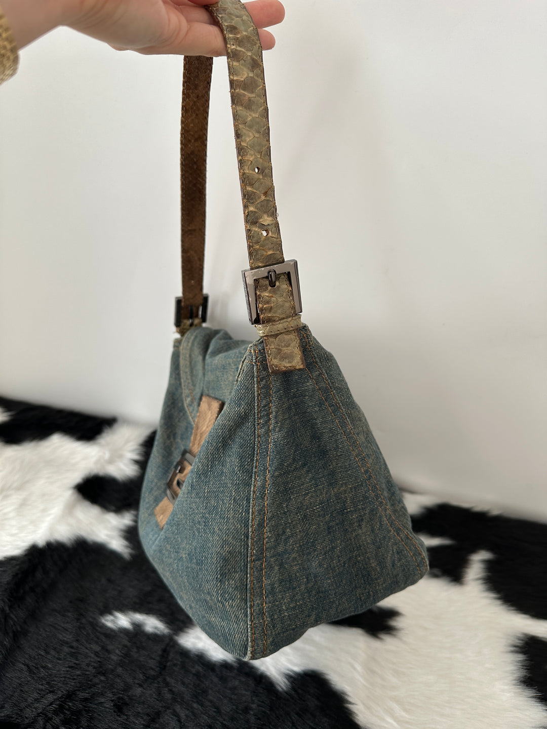 FENDI Denim × Snakeskin Mamma Bag｜Jeans Texture × Exotic Trim × Chic Shoulder Style 💙🐍✨