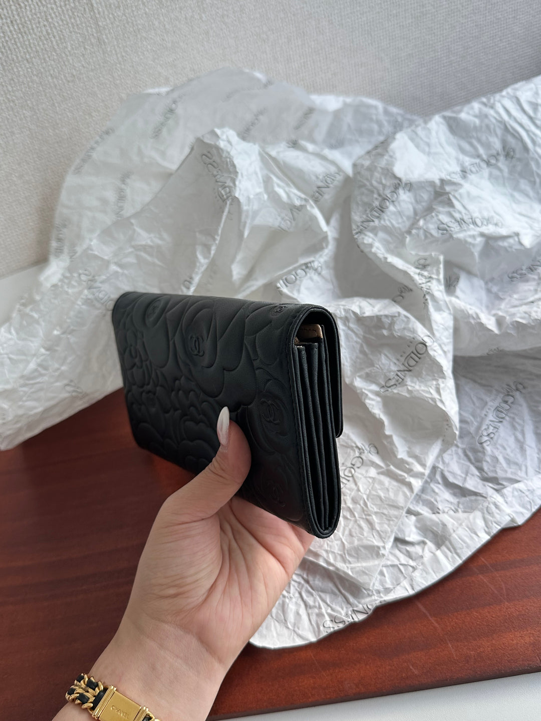 CHANEL Camellia Embossed CC Long Wallet 🖤｜Timeless Elegance & Functional Charm