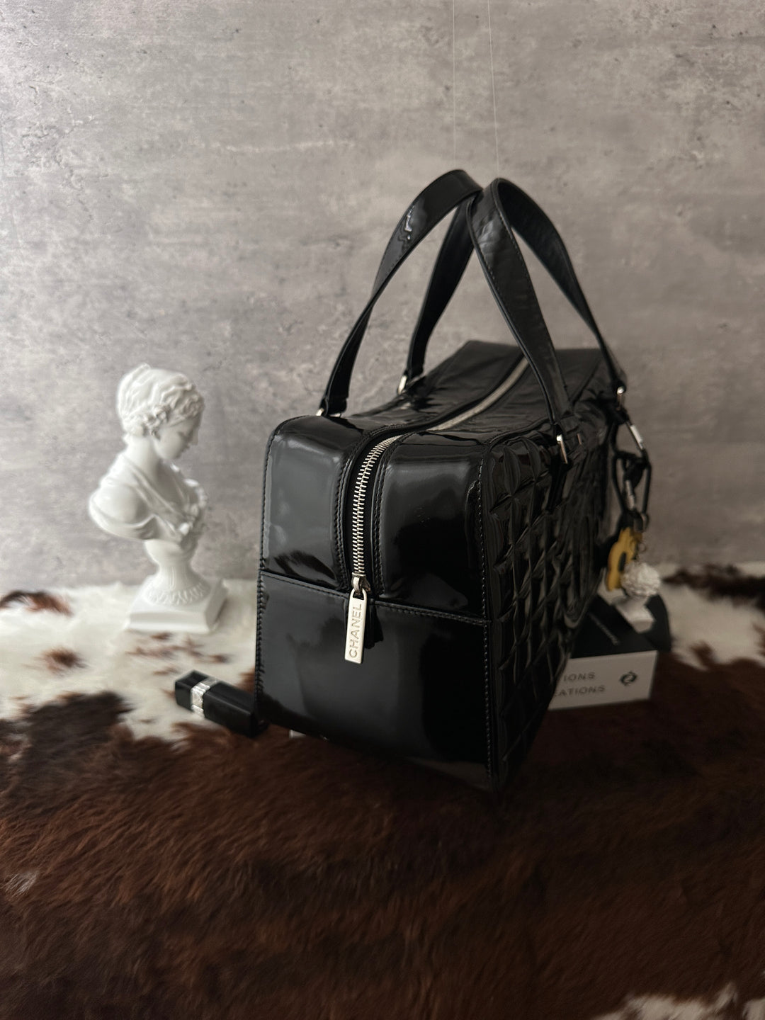 Chanel Chocolate Bar Boston Bag 🖤｜Glossy Patent Finish｜Lightweight Capacity｜Classic Black