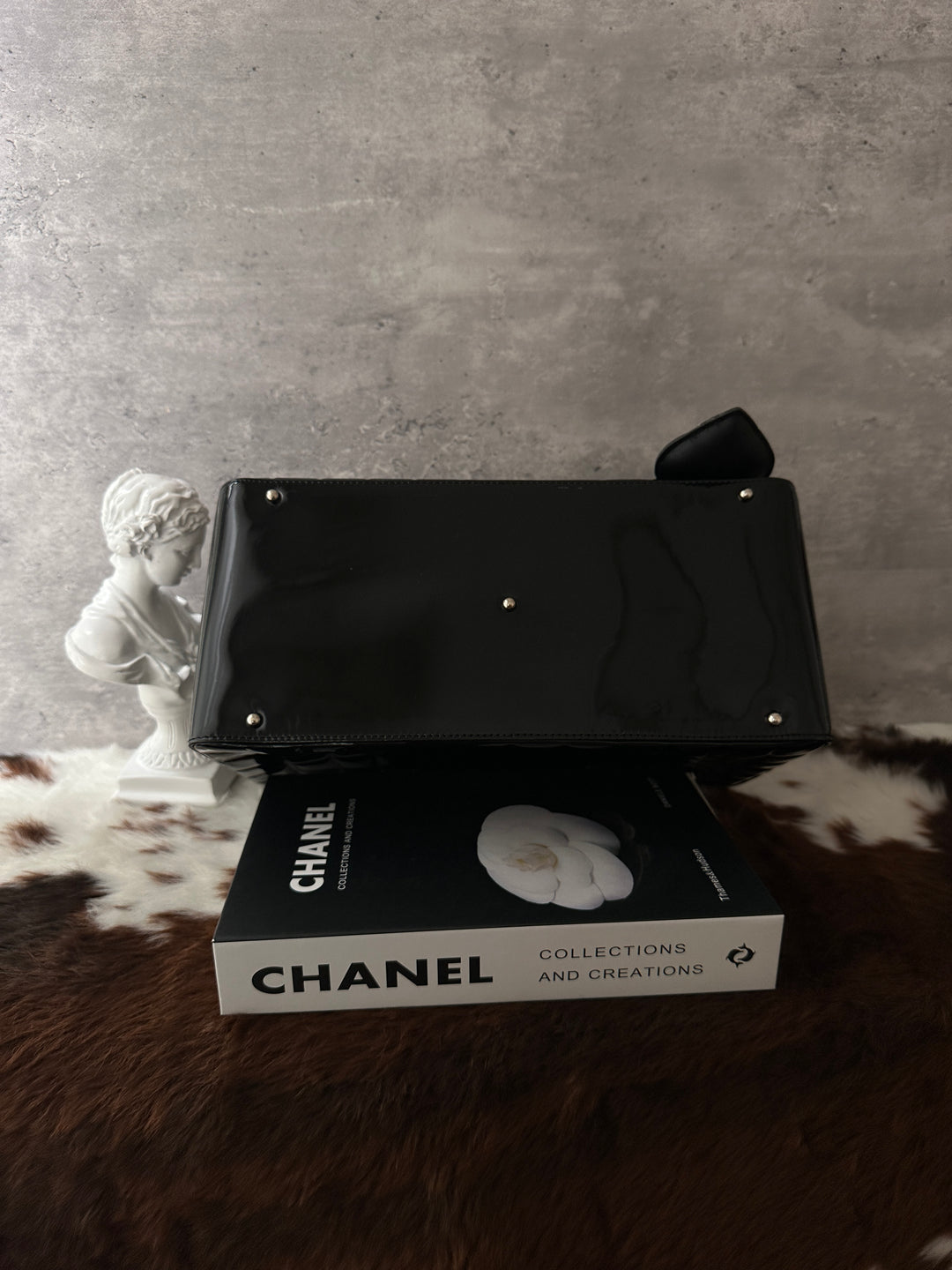 Chanel Chocolate Bar Boston Bag 🖤｜Glossy Patent Finish｜Lightweight Capacity｜Classic Black