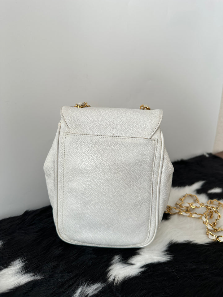 CHANEL 24K White Caviar Mini Backpack Crossbody｜Rare Snow-White Caviar × Oversized 24K CC Turn Lock × Iconic Chain Strap ❄️🤍✨