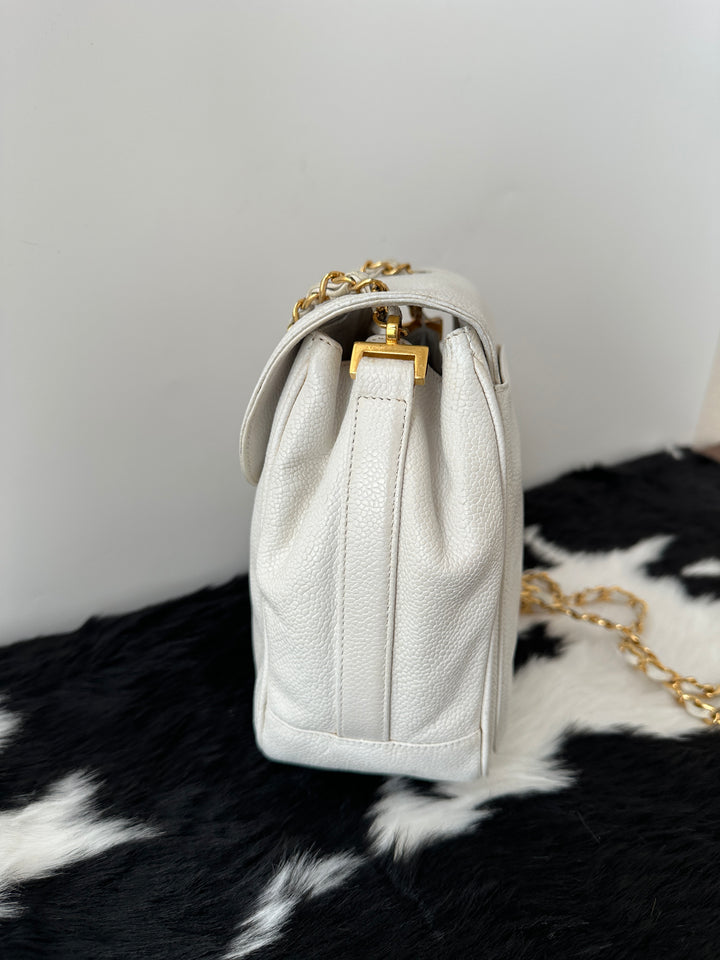 CHANEL 24K White Caviar Mini Backpack Crossbody｜Rare Snow-White Caviar × Oversized 24K CC Turn Lock × Iconic Chain Strap ❄️🤍✨