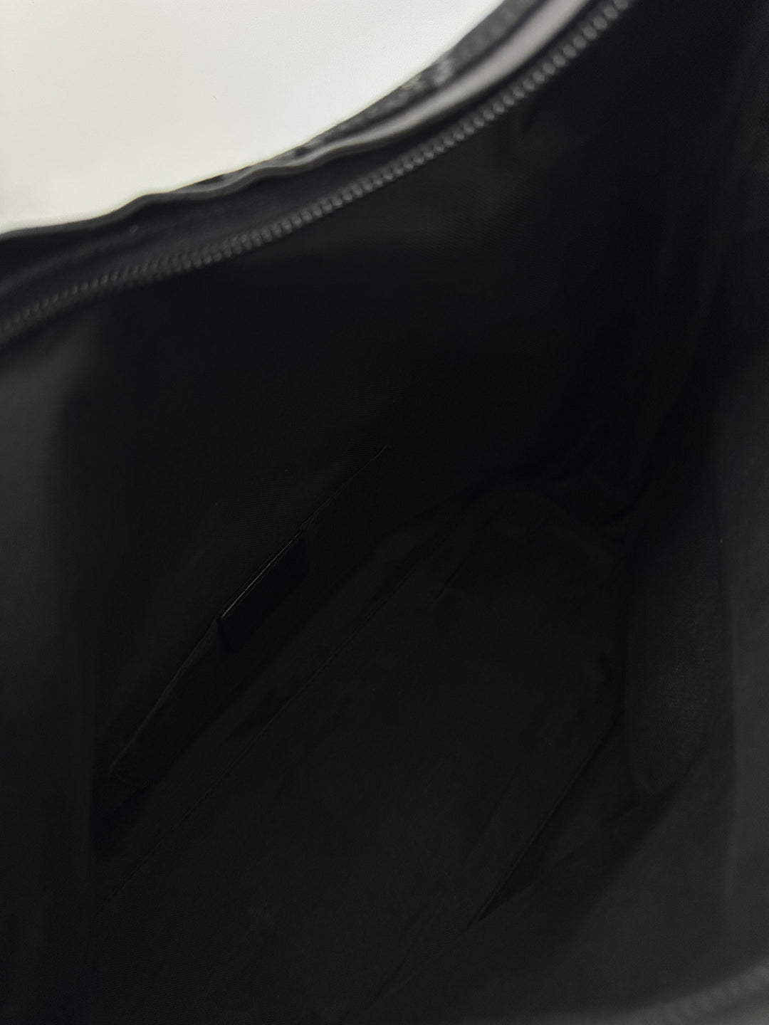 GUCCI So Black Monogram Hobo｜Velvet Shadow GG × Chic All-Black Minimalism × Ultra-Versatile Daily Piece 🖤✨