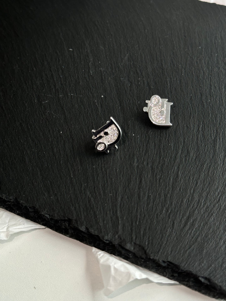DIOR Logo Sparkling Earrings ✨｜Delicate Shine &amp; Timeless Elegance