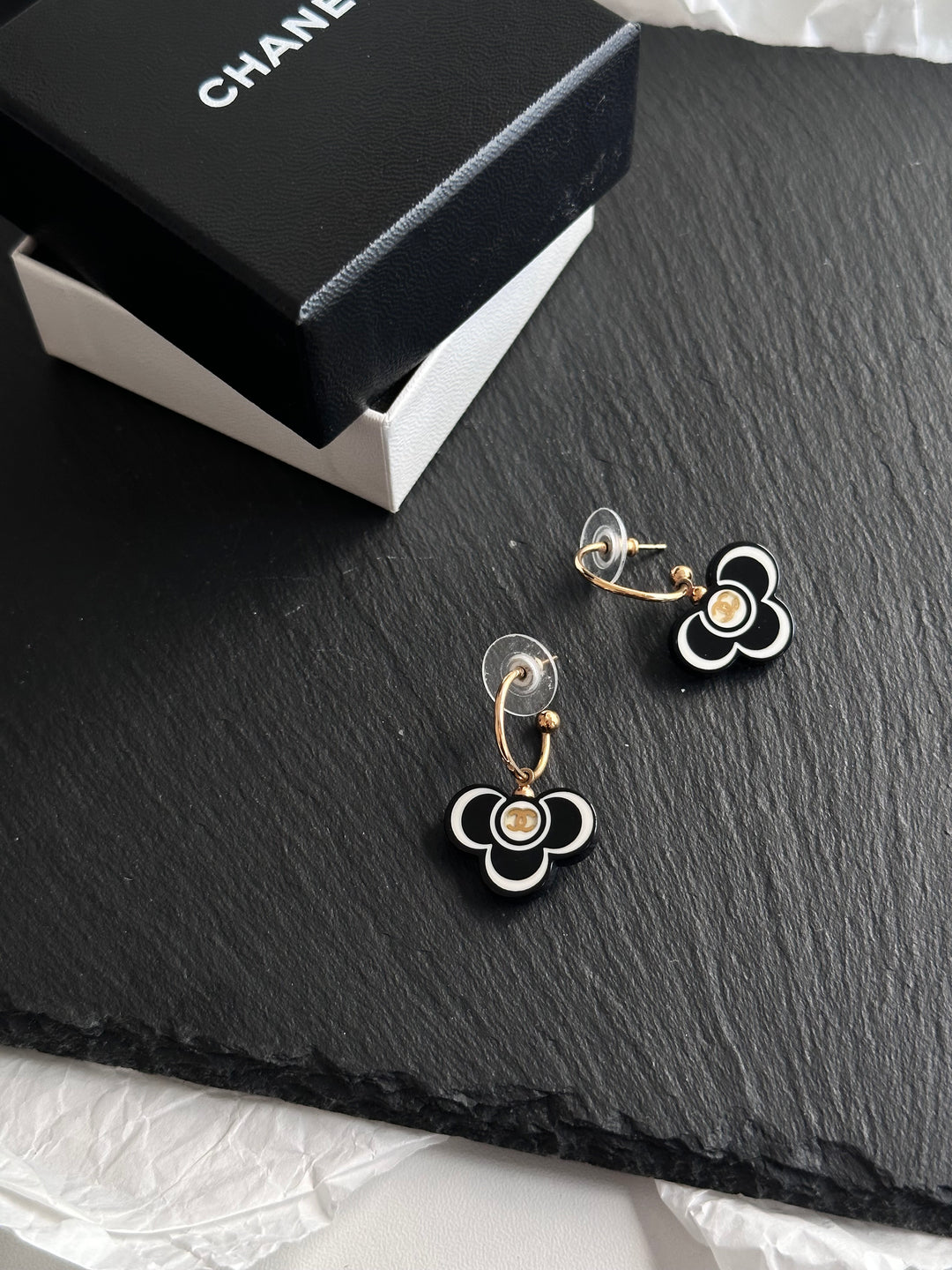 CHANEL Camellia Drop Earrings 🖤🤍｜Timeless Floral Elegance with Playful Charm