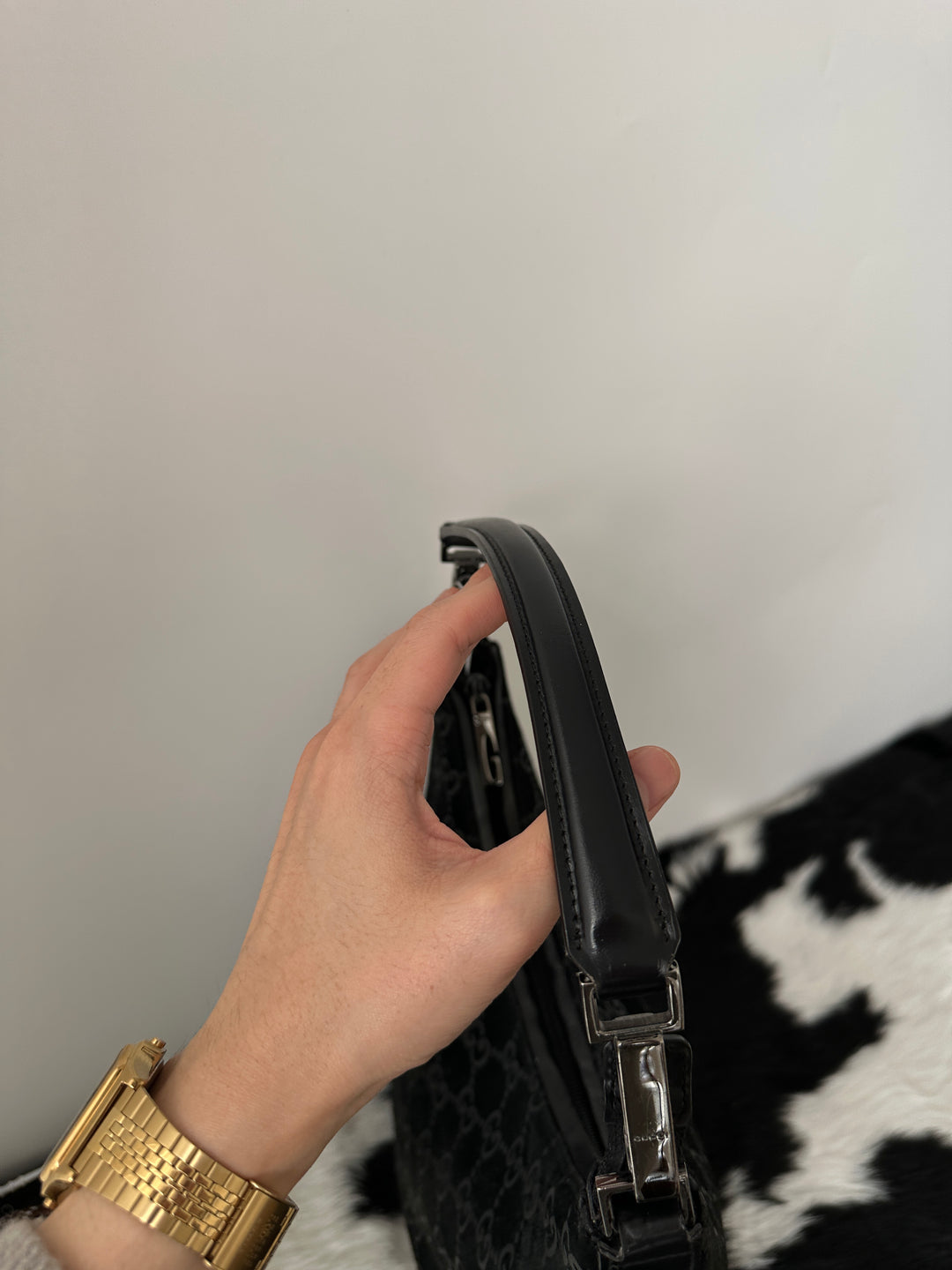 GUCCI So Black Monogram Hobo｜Velvet Shadow GG × Chic All-Black Minimalism × Ultra-Versatile Daily Piece 🖤✨