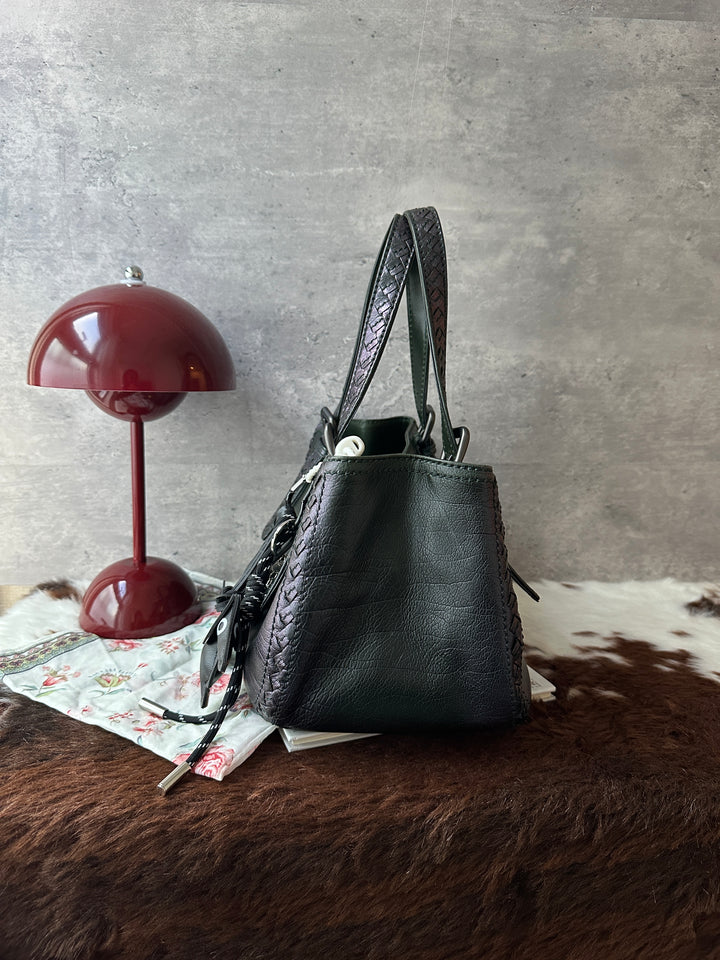 BOTTEGA VENETA Forest Green Leather Tote Bag 💚💜｜Iridescent Finish × Intrecciato Details × Adjustable Handles