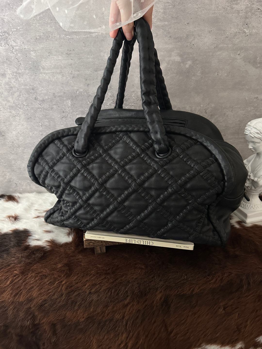 Chanel Piped Quilted Bowling Bag 🖤｜Leather-Wrapped Chain｜Double Zip Pockets｜Great Capacity