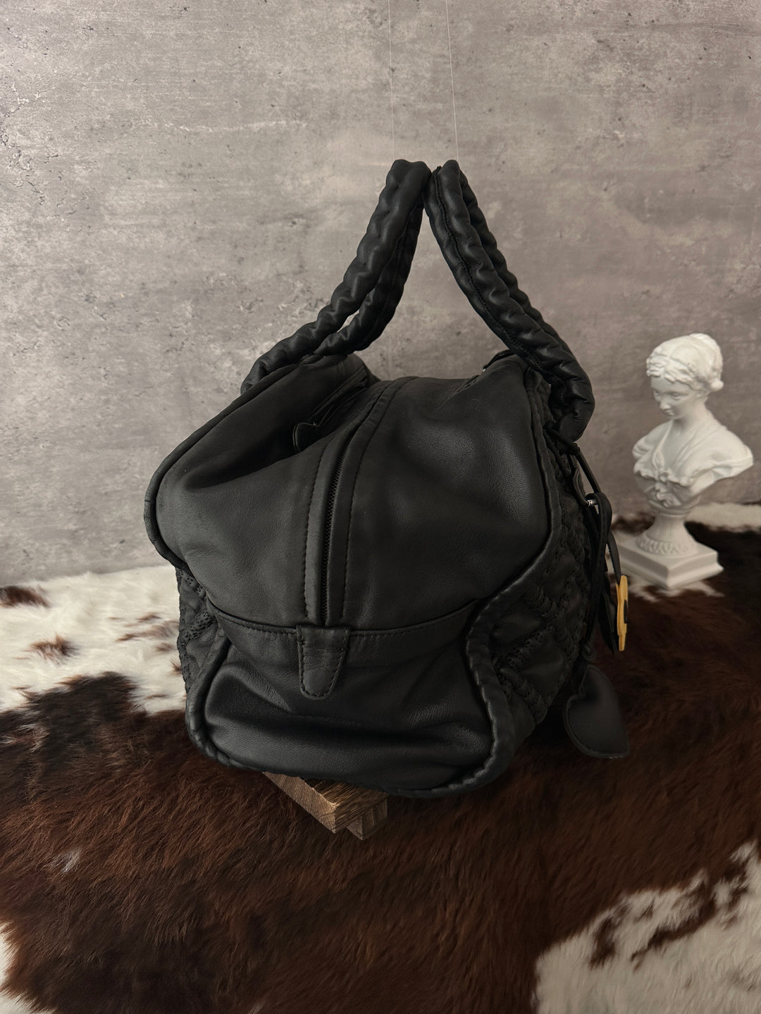 Chanel Piped Quilted Bowling Bag 🖤｜Leather-Wrapped Chain｜Double Zip Pockets｜Great Capacity