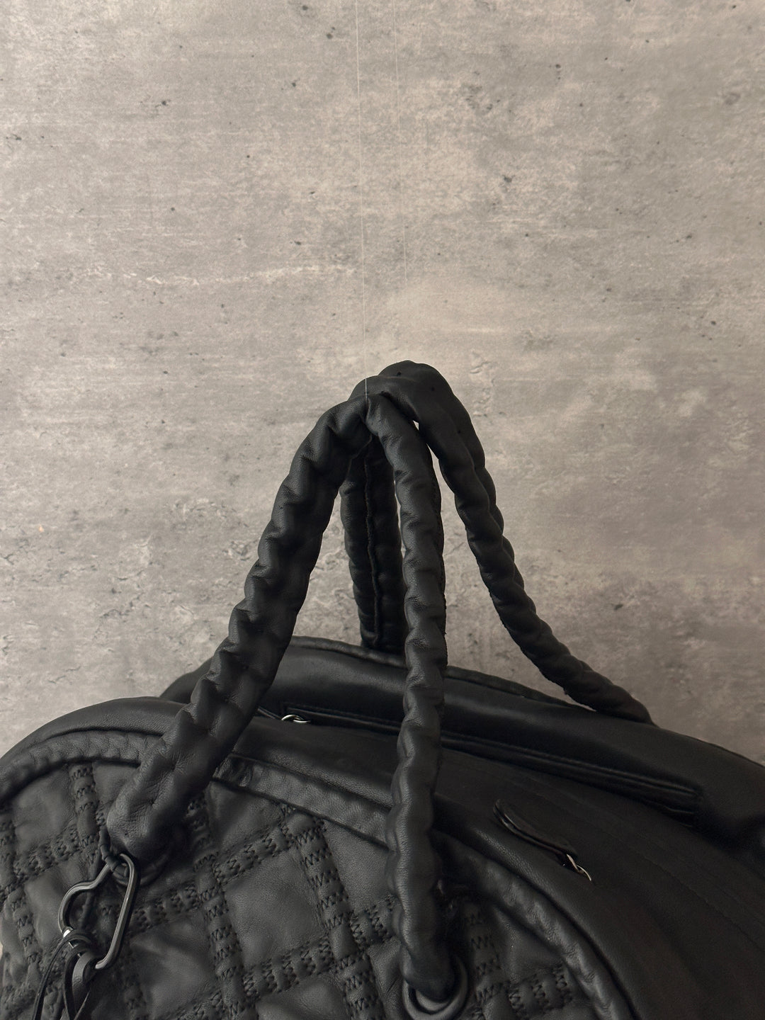 Chanel Piped Quilted Bowling Bag 🖤｜Leather-Wrapped Chain｜Double Zip Pockets｜Great Capacity