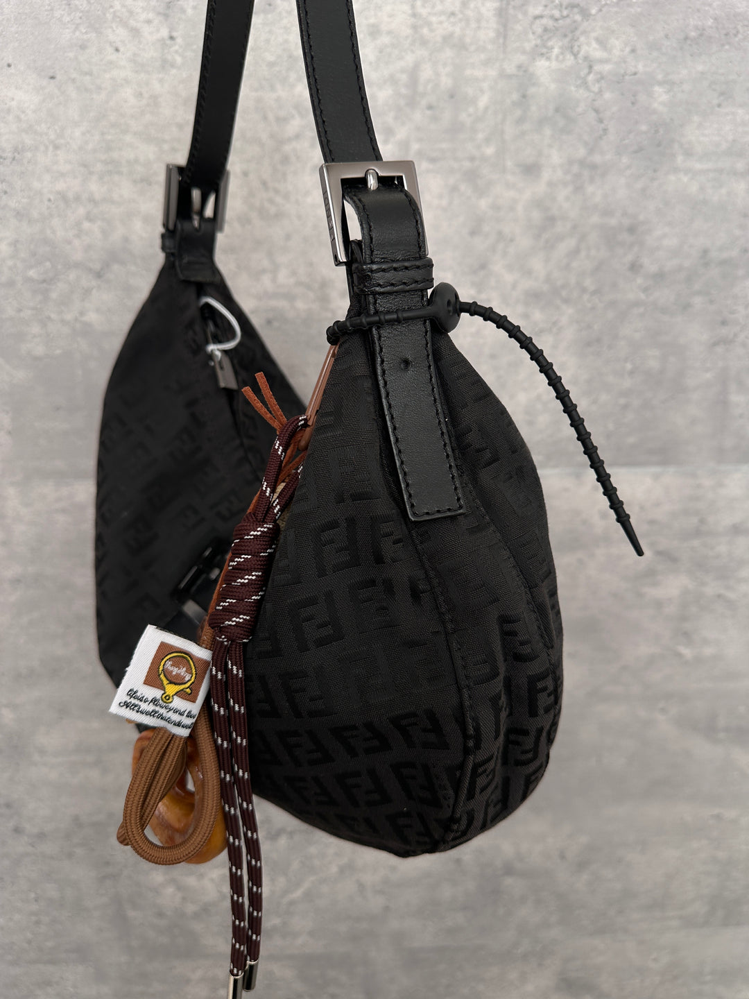 FENDI 芬迪 Vintage Half-Moon Hobo 🖤 老花半月肩背包