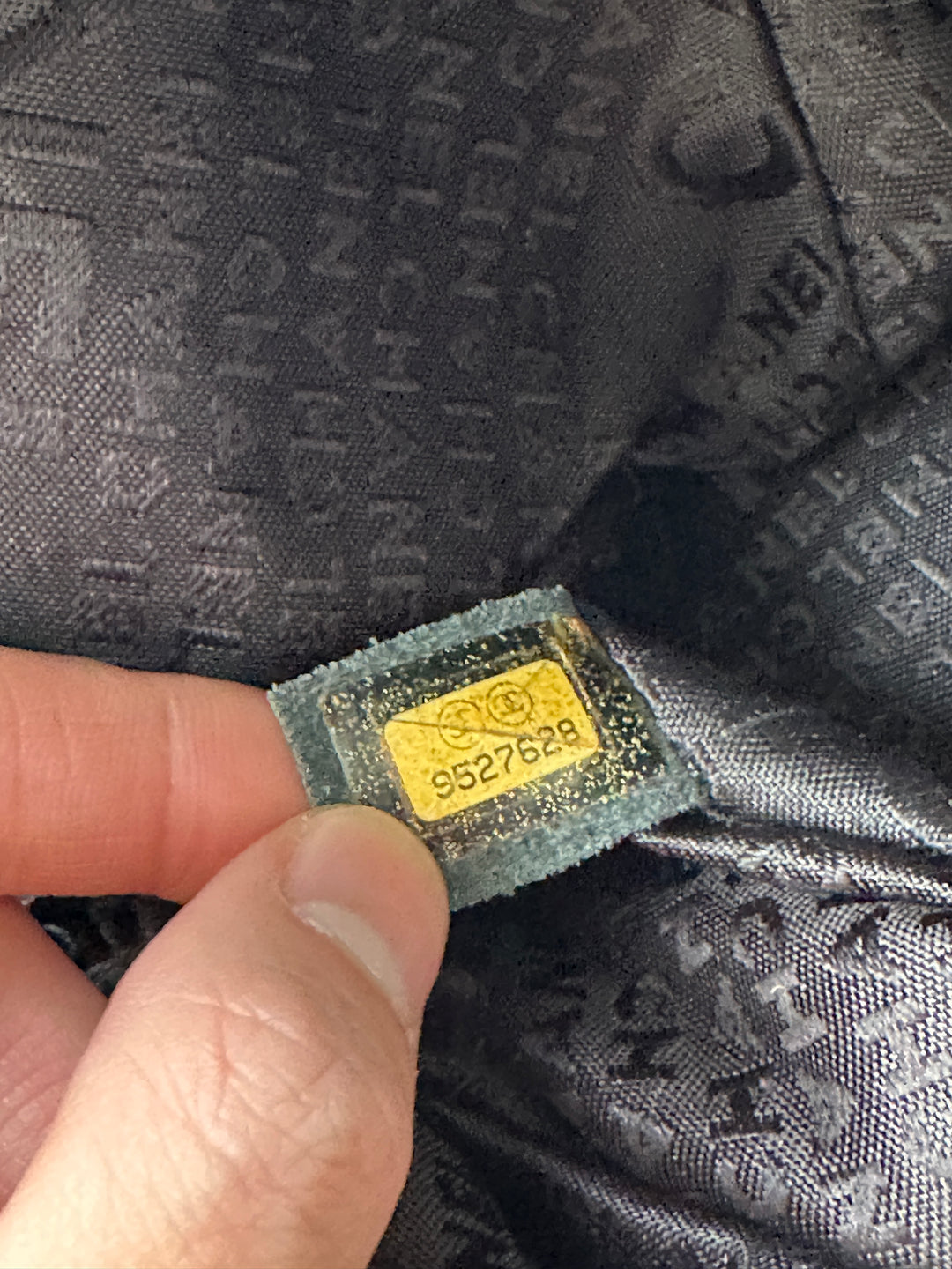 CHANEL Velvet Shoulder Bag 🖤｜Soft Velvet × Large Capacity × Travel-Ready