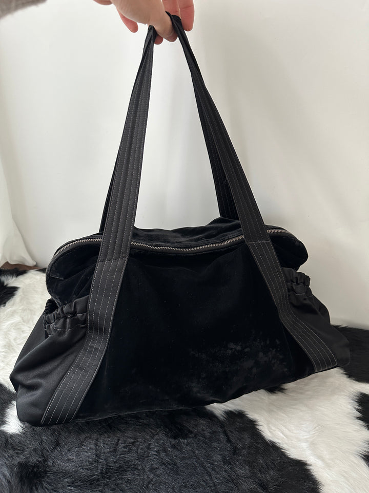 CHANEL Velvet Shoulder Bag 🖤｜Soft Velvet × Large Capacity × Travel-Ready