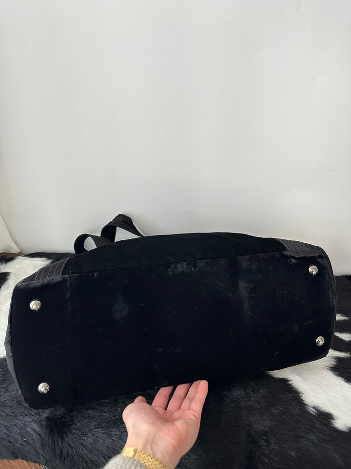 CHANEL Velvet Shoulder Bag 🖤｜Soft Velvet × Large Capacity × Travel-Ready