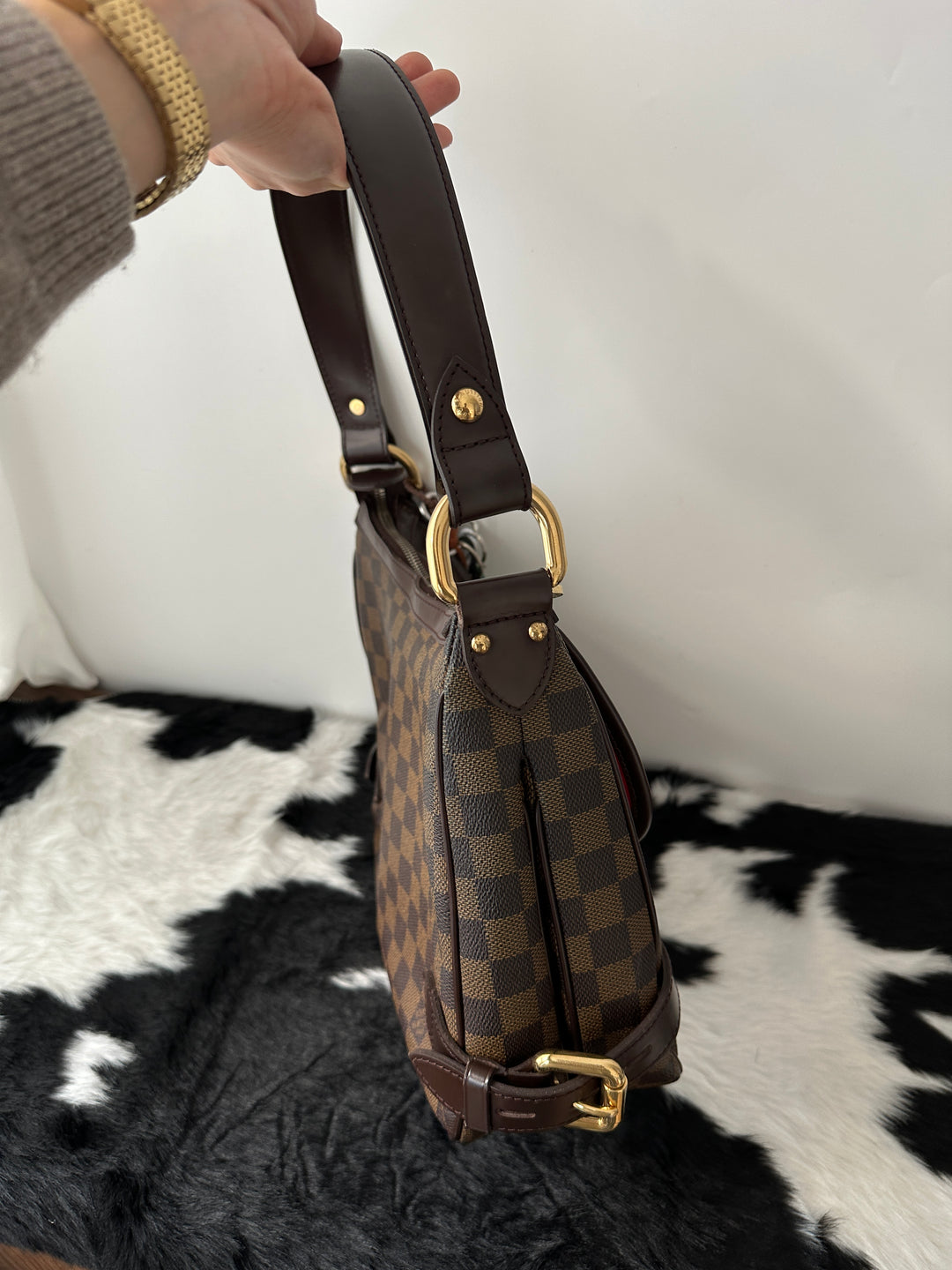 Louis Vuitton “Damier Twin-Star Hobo” 🤎 | Chic, Lightweight & iPad-Friendly