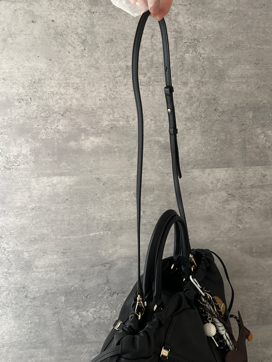 Ferragamo Leather Tote Bag 🖤｜Laptop-Friendly｜Top Handle &amp; Crossbody｜Distinctive Metal Details
