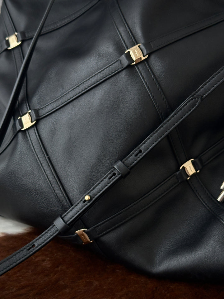 Ferragamo Leather Tote Bag 🖤｜Laptop-Friendly｜Top Handle &amp; Crossbody｜Distinctive Metal Details