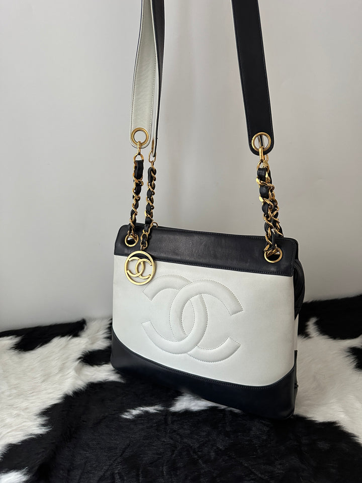 CHANEL 🖤🤍 Panda CC Chain Bag🐼✨｜Large Round CC Charm × Rare Colorway × Small Size Icon&nbsp;