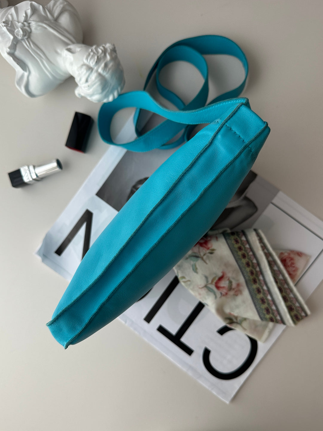 HERMÈS Lambskin Crossbody Bag 🩵✨｜Turquoise Blue × Perforated Logo × Soft Lambskin
