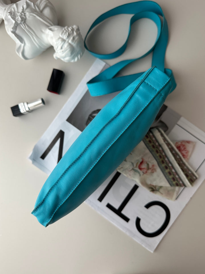 HERMÈS Lambskin Crossbody Bag 🩵✨｜Turquoise Blue × Perforated Logo × Soft Lambskin