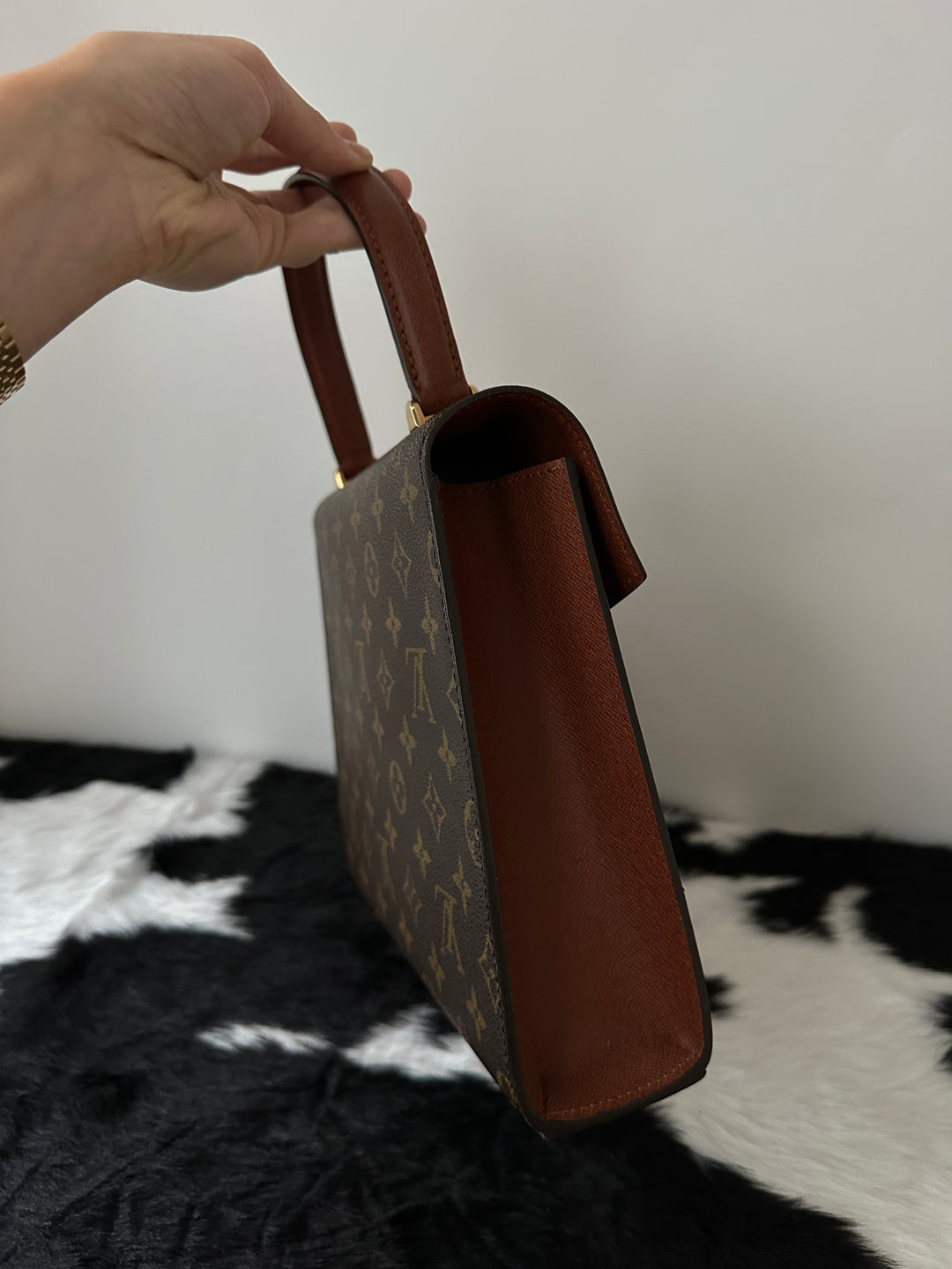 LOUIS VUITTONMonogram Turn Lock Kelly Bag✨ ｜Classic Elegance × Iconic Monogram × Timeless Structure