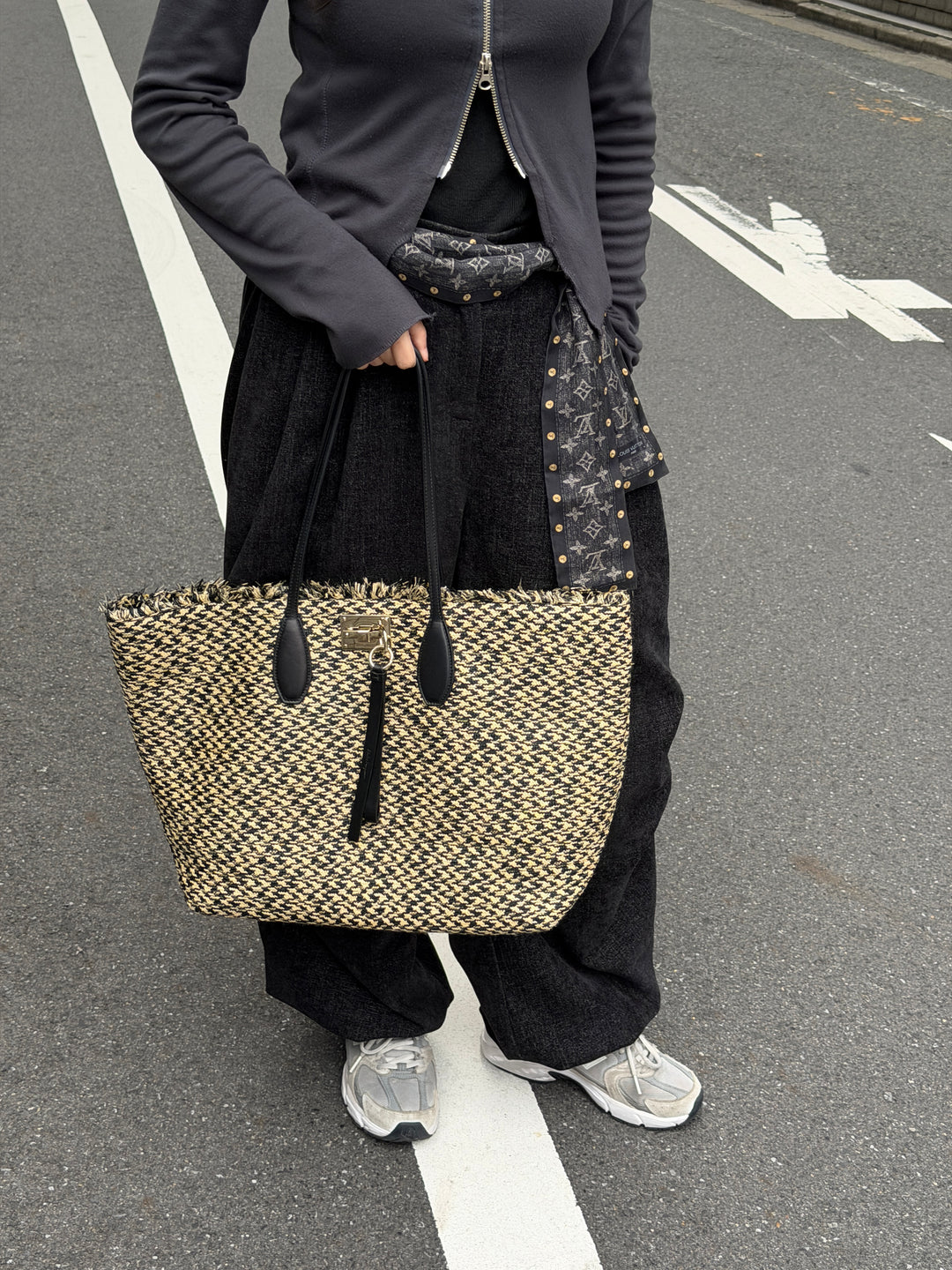 Ferragamo Special Show Raffia Tote Bag 👒｜Runway-Style Raffia Weave × Comes with Pouch × Chic Spring-Summer Mood