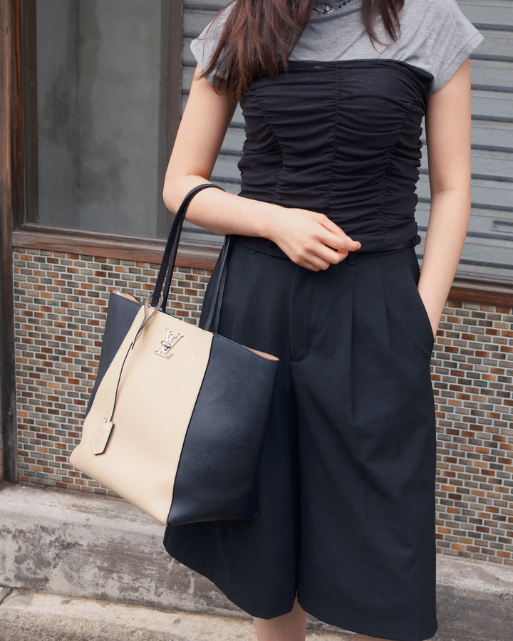 Louis Vuitton Lockme Bicolor Tote Bag 🖤｜Bicolor Calf Leather｜Statement LV Turn-Lock｜Fits A Laptop