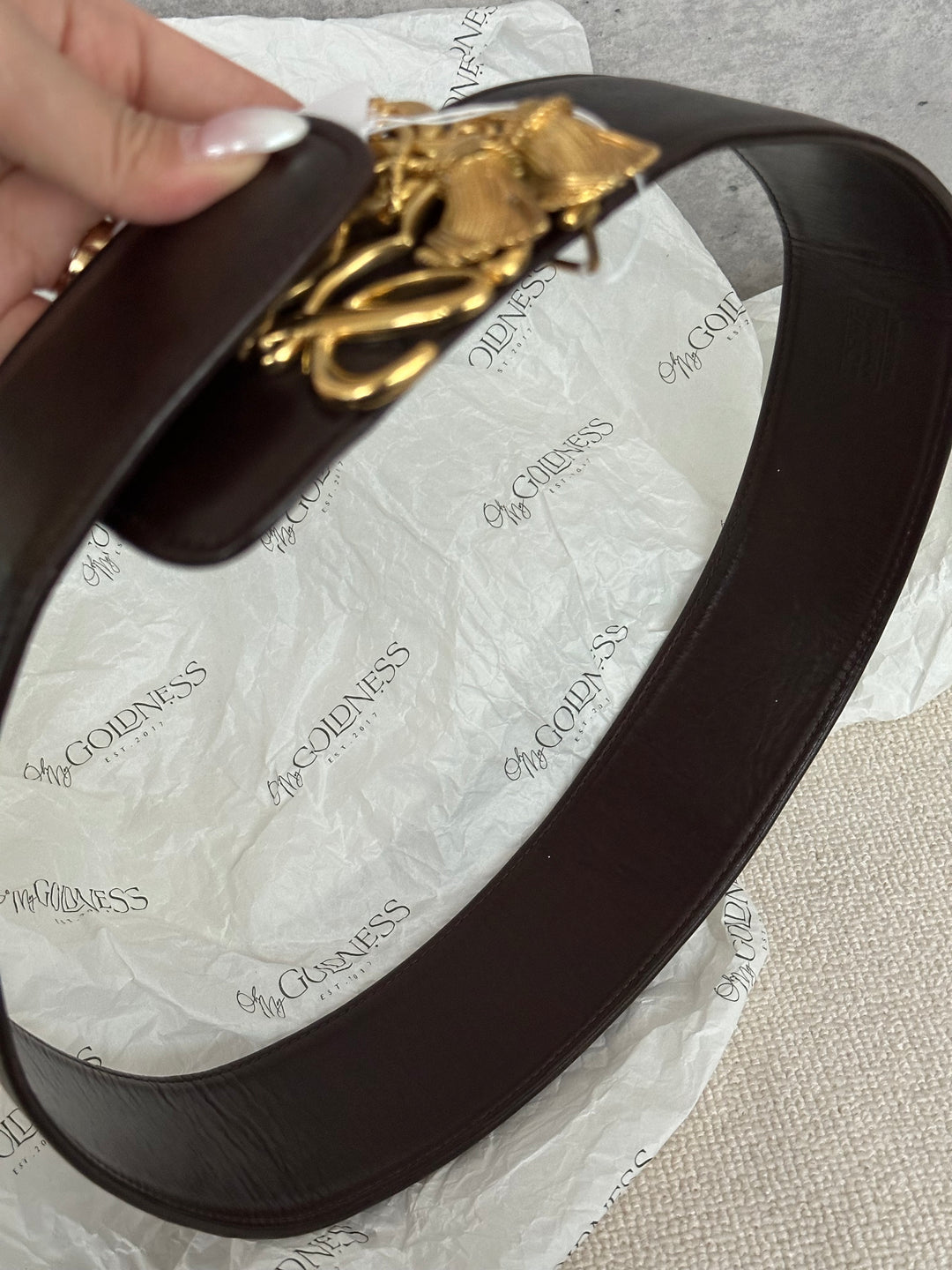 LOEWE Special Logo Belt ✨｜Sculptural Elegance with Rare Collectible Charm
