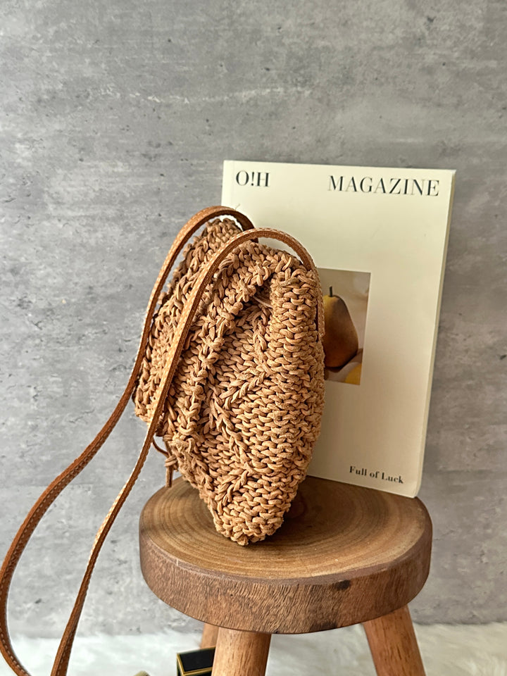CHANEL Leather Woven Shoulder Bag 🤎🧺｜Intricate Leather Weave × Caramel Brown × Crossbody Carry