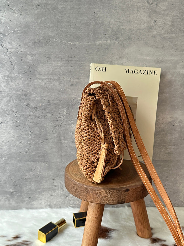 CHANEL Leather Woven Shoulder Bag 🤎🧺｜Intricate Leather Weave × Caramel Brown × Crossbody Carry