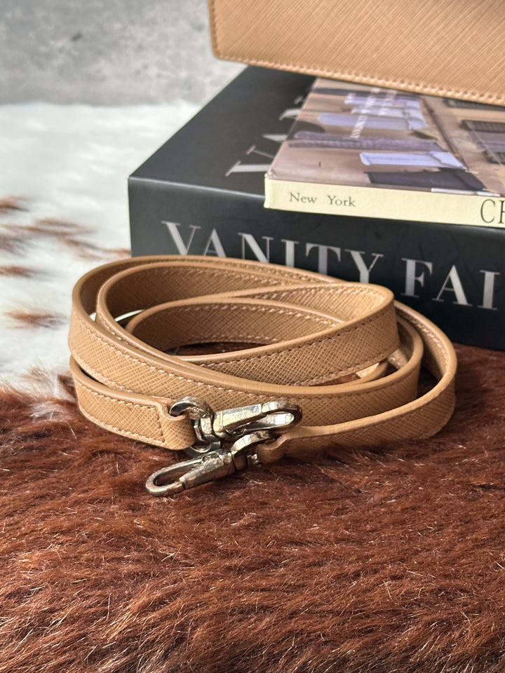 Ferragamo East West 小法棍 🤎with original strap Small size✨