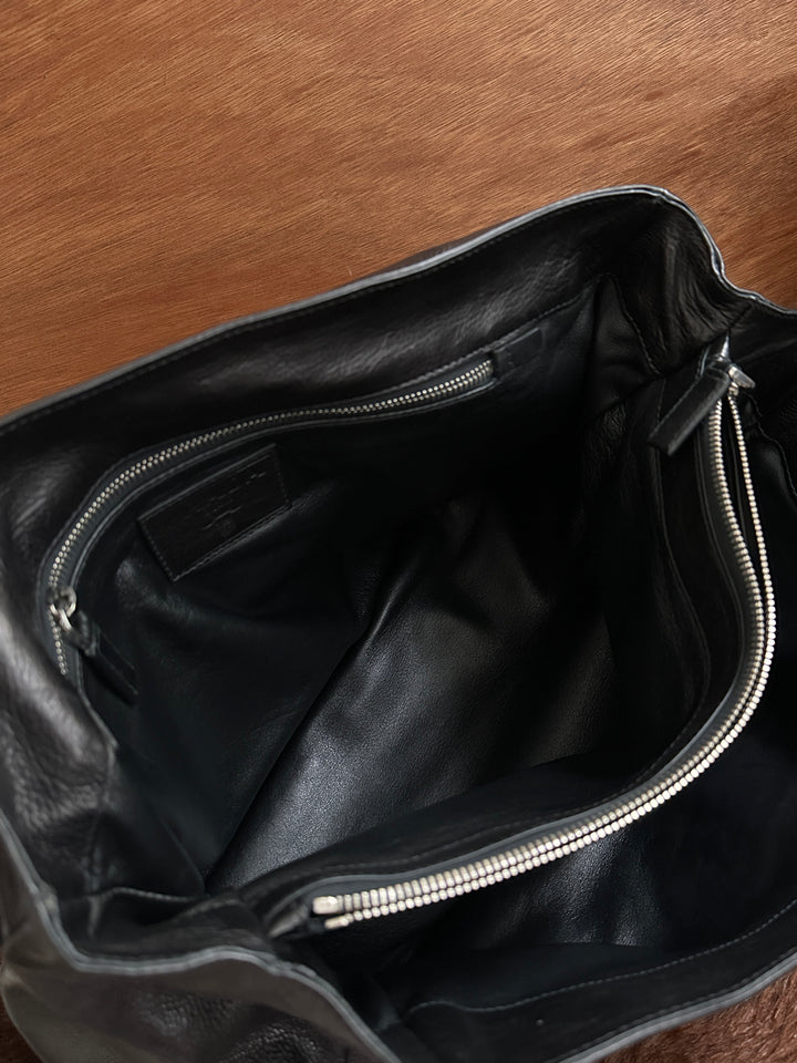 PRADA Leather Messenger Bag 🖤🤎｜Two-Tone Leather × Vintage Satchel Design × Spacious Capacity