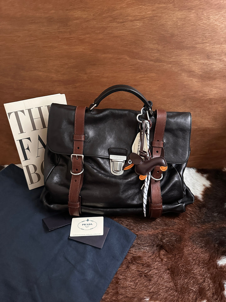 PRADA Leather Messenger Bag 🖤🤎｜Two-Tone Leather × Vintage Satchel Design × Spacious Capacity