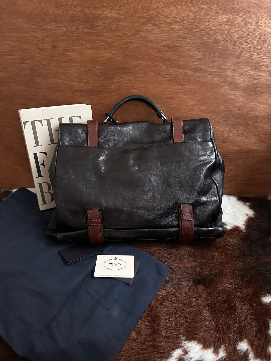 PRADA Leather Messenger Bag 🖤🤎｜Two-Tone Leather × Vintage Satchel Design × Spacious Capacity