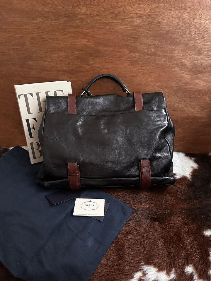 PRADA Leather Messenger Bag 🖤🤎｜Two-Tone Leather × Vintage Satchel Design × Spacious Capacity