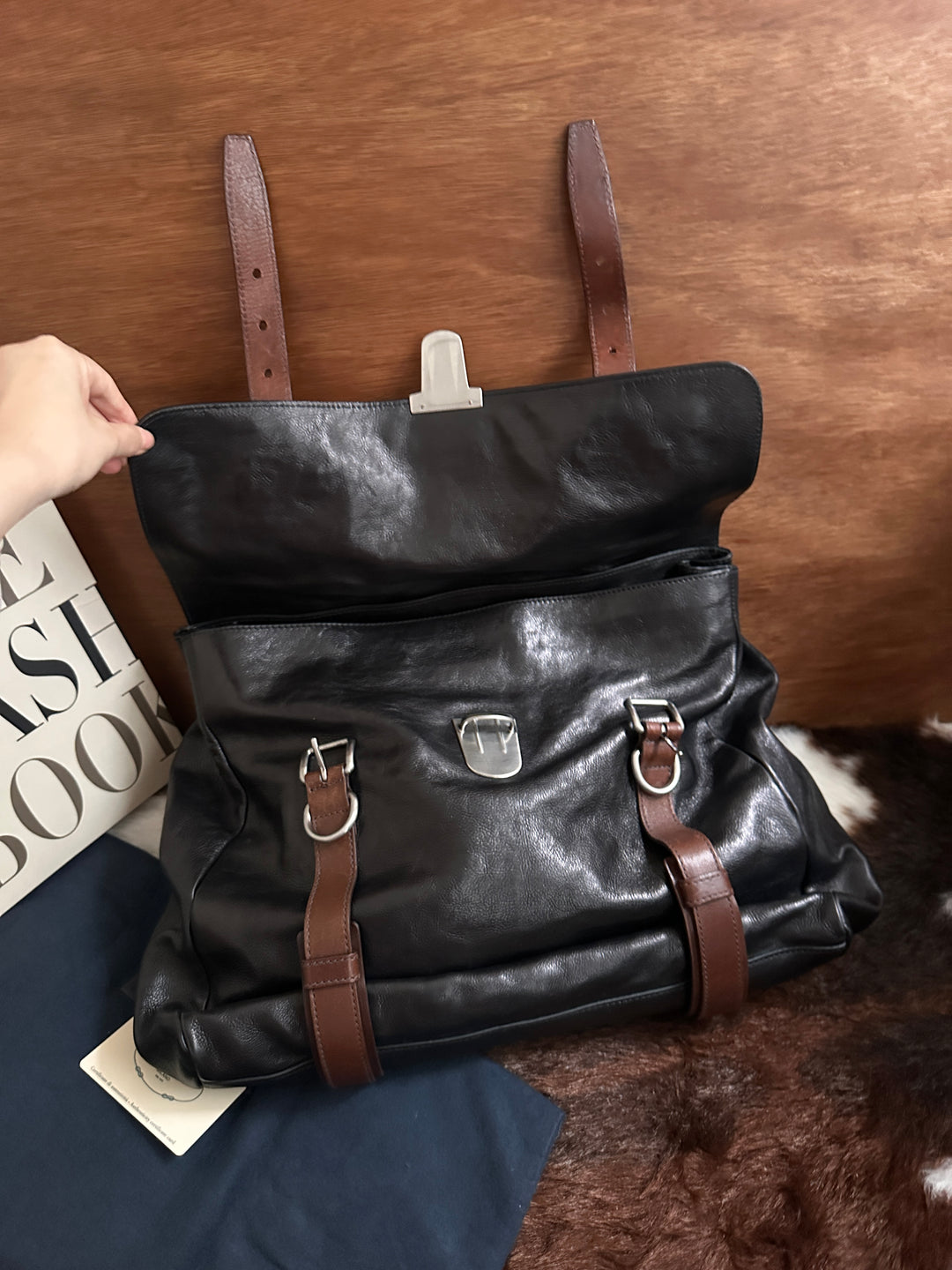 PRADA Leather Messenger Bag 🖤🤎｜Two-Tone Leather × Vintage Satchel Design × Spacious Capacity