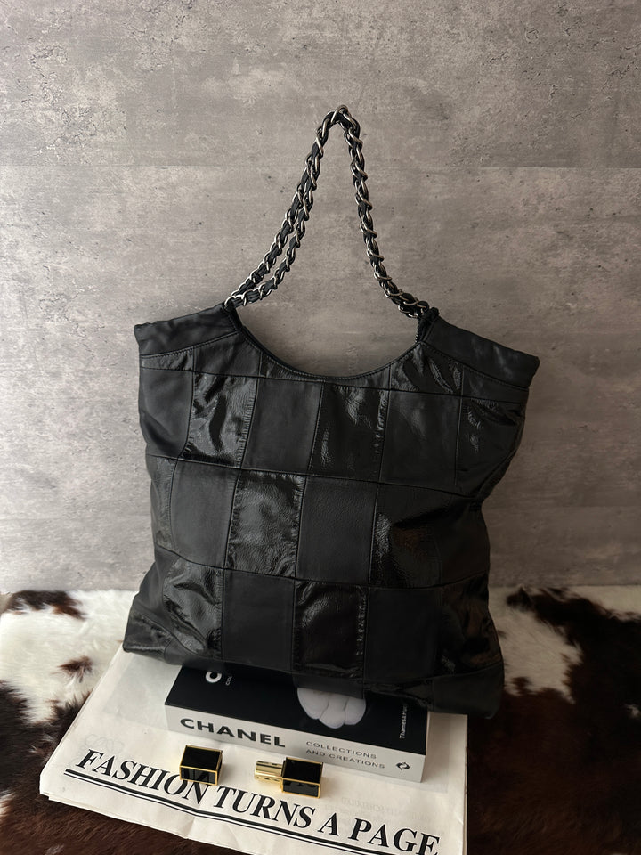 CHANEL Patchwork Leather Tote Bag 🖤✨｜Mixed Leather Textures × Oversized CC Logo × Spacious Capacity