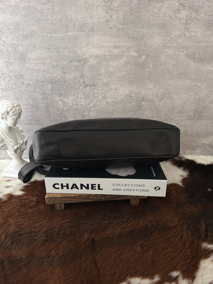 CHANEL Gold Ball Chain Shoulder Bag 🖤｜Quilted Leather｜Laptop Friendly｜Gold-Tone Details