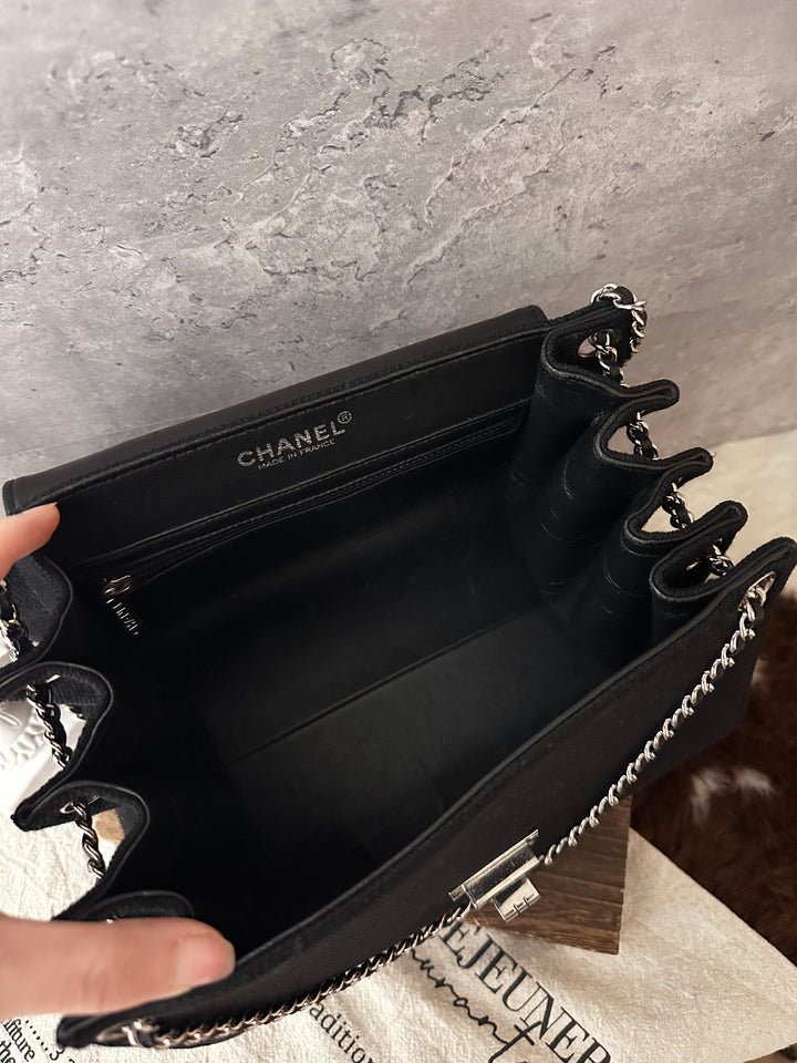 CHANEL Chain Flap Bag 🖤⛓️｜Glossy Quilting × Mixed Textures × Silver-Tone Chain