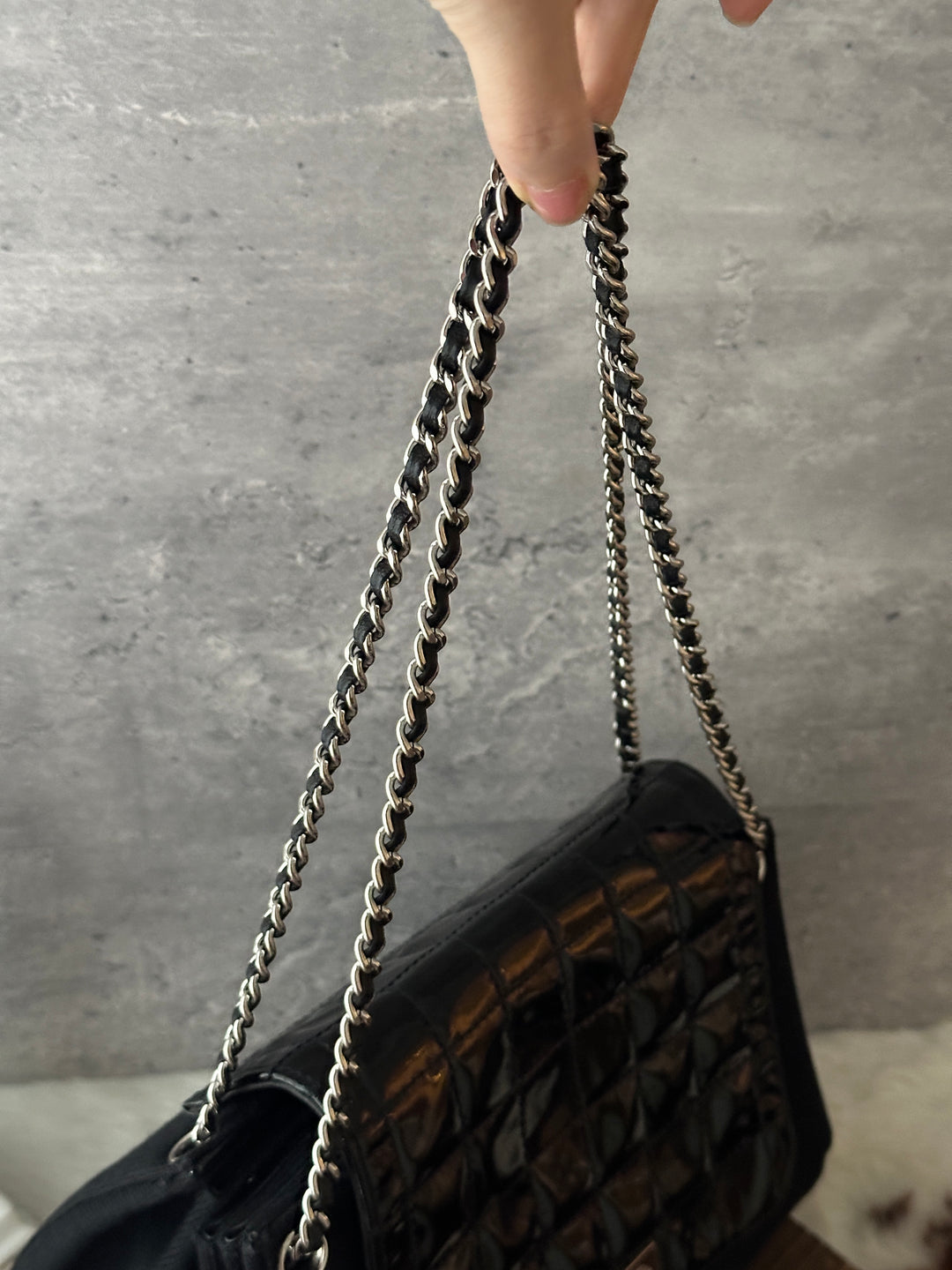 CHANEL Chain Flap Bag 🖤⛓️｜Glossy Quilting × Mixed Textures × Silver-Tone Chain