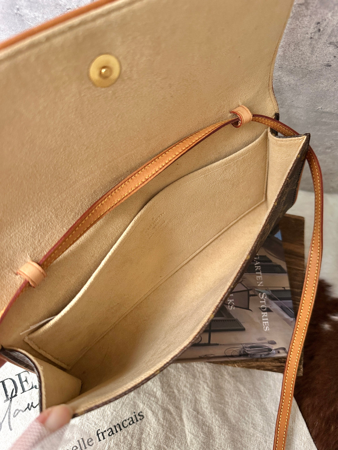 Louis Vuitton Monogram Baguette Crossbody Bag 🥖｜Classic Monogram｜Suede Interior｜Underarm Ready