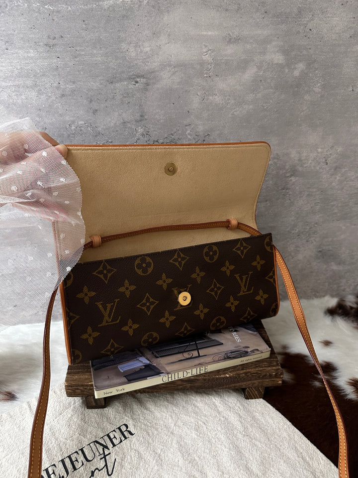 Louis Vuitton Monogram Baguette Crossbody Bag 🥖｜Classic Monogram｜Suede Interior｜Underarm Ready